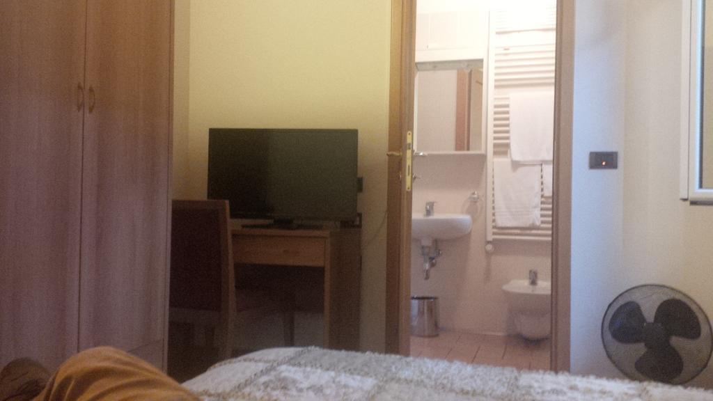 Hotel Residenza San Martino Bolonia Habitación foto